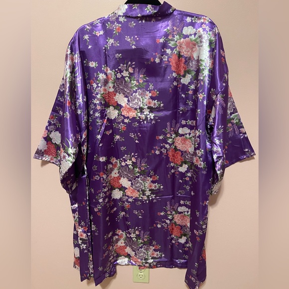 Floral Satin Kimono Robe Short Bridesmaid Robe for Parties Wedding Robes NWT #2 - Picture 5 of 6